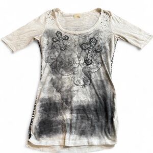 Daytrip Cream Graphic Embellished T-Shirt